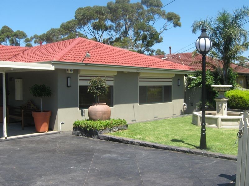 10 Nariel rd, St Albans VIC 3021