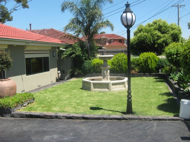 10 Nariel rd, St Albans VIC 3021