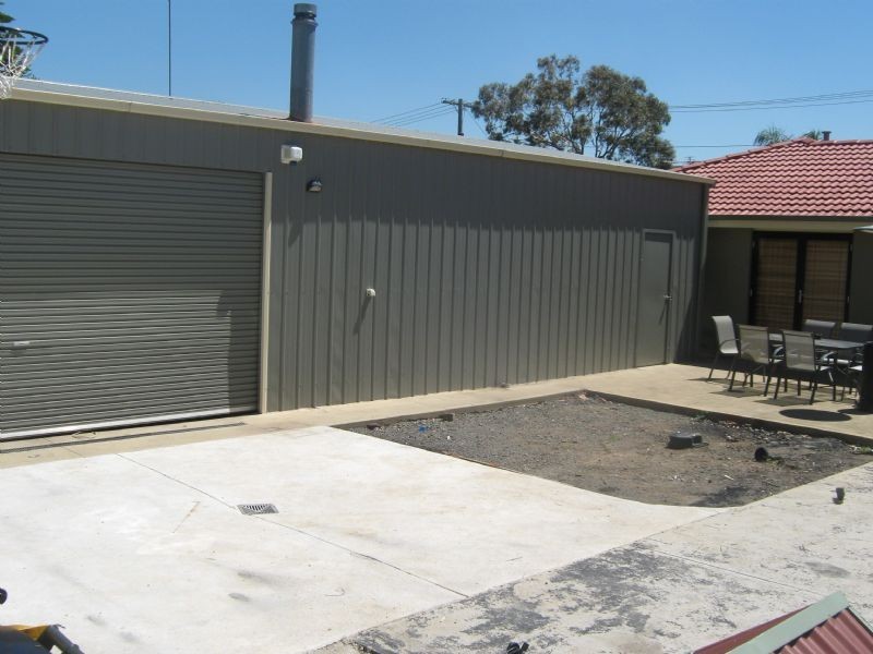 10 Nariel rd, St Albans VIC 3021