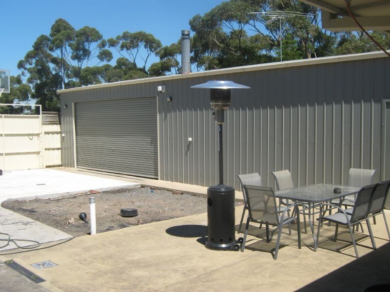 10 Nariel rd, St Albans VIC 3021