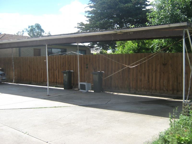 5/112 East Esplanade, St Albans VIC 3021