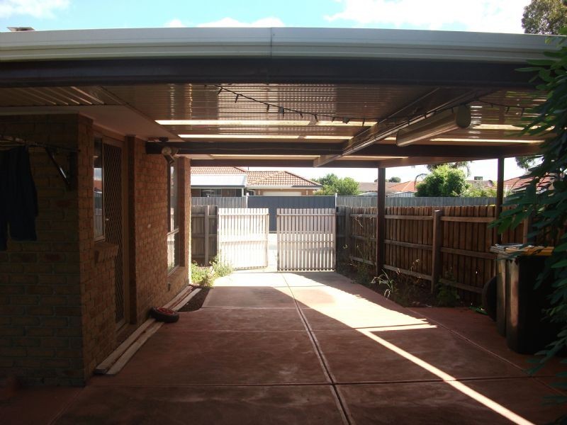21 Basalt Court, Delahey VIC 3037