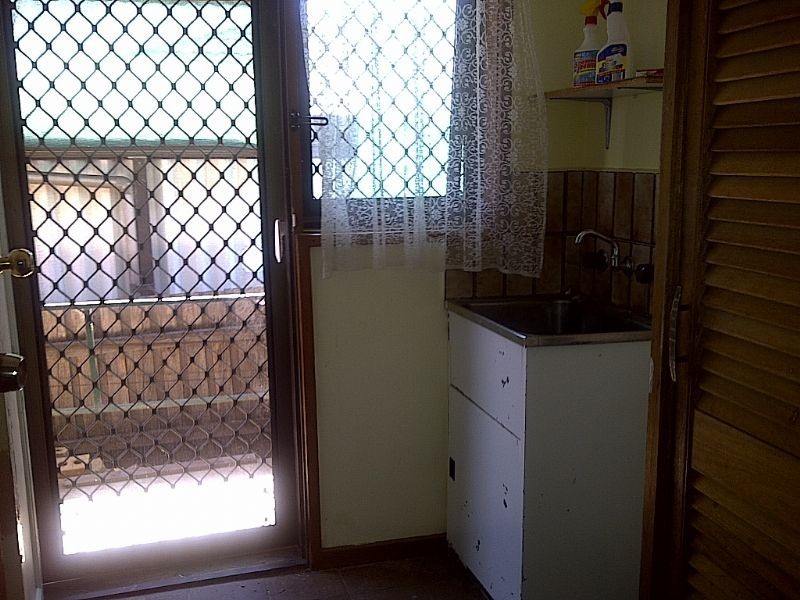 4 TREMAINE AVENUE, Kings Park VIC 3021