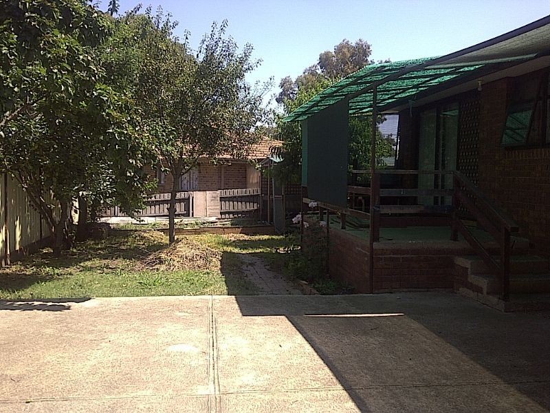 4 TREMAINE AVENUE, Kings Park VIC 3021