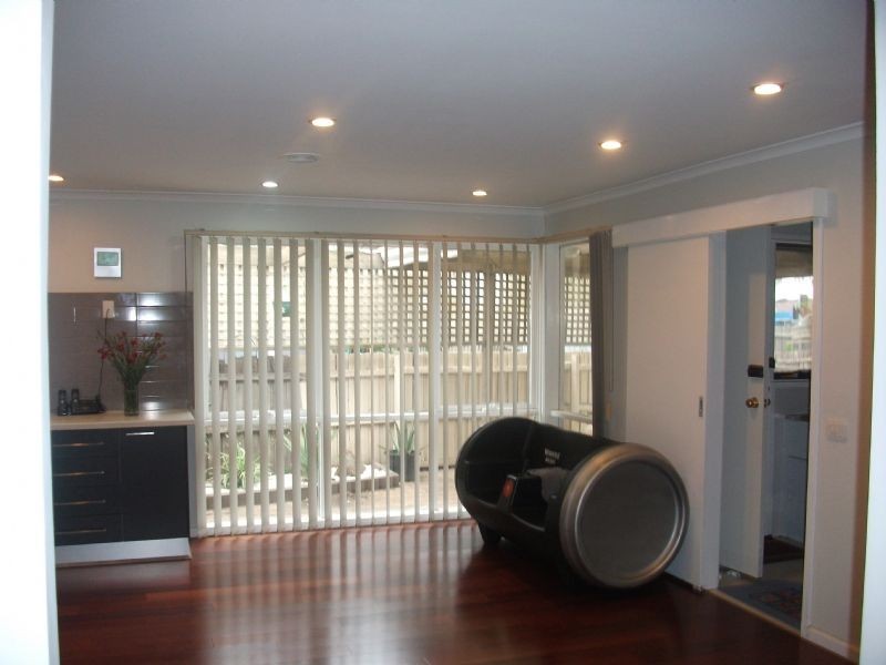 38 Camelot Drive, St Albans VIC 3021