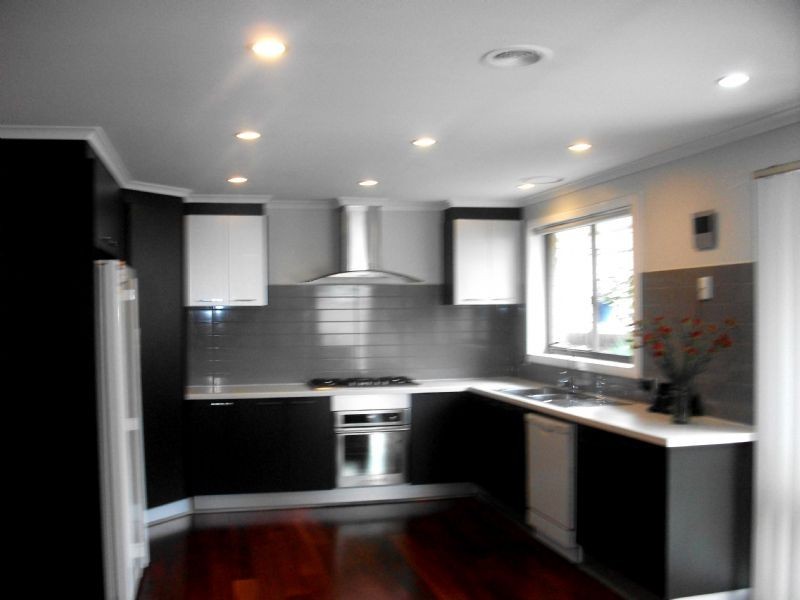 38 Camelot Drive, St Albans VIC 3021