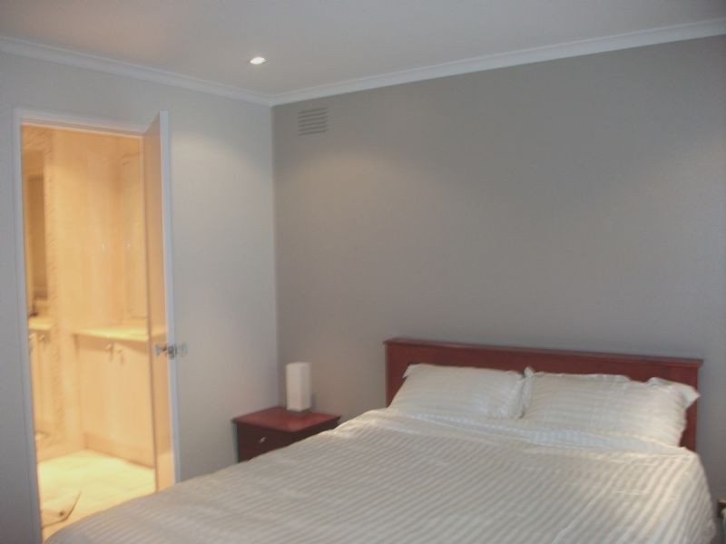 38 Camelot Drive, St Albans VIC 3021