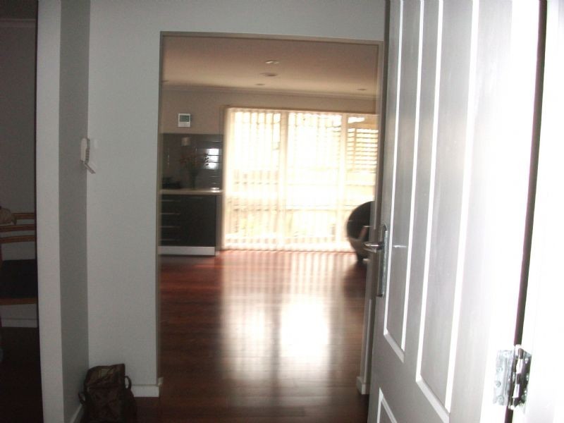 38 Camelot Drive, St Albans VIC 3021