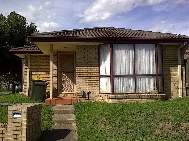 39 MAGNOLIA STREET, St Albans VIC 3021