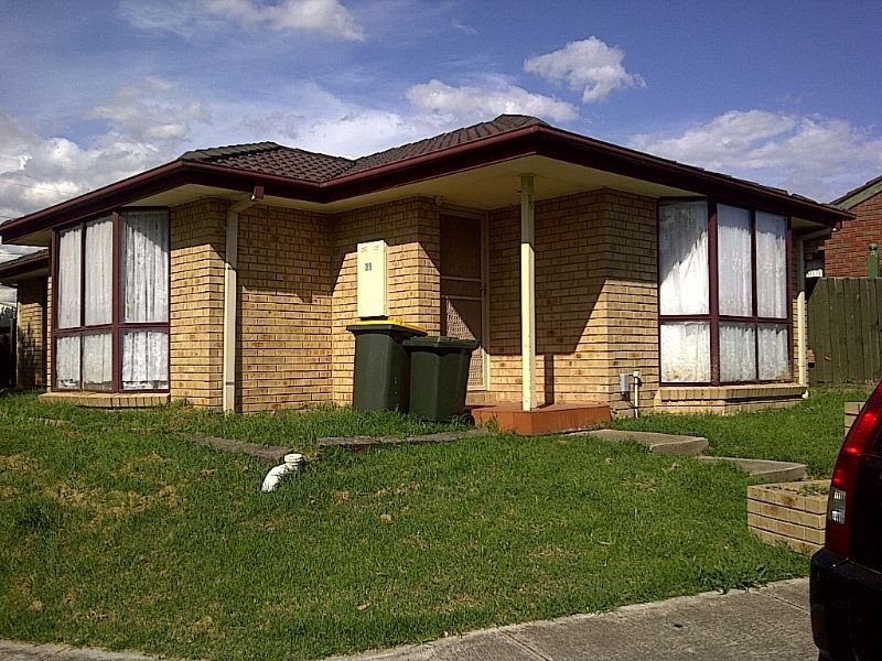 39 MAGNOLIA STREET, St Albans VIC 3021