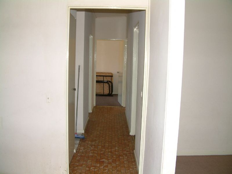 64 SHIRLEY STREET, St Albans VIC 3021