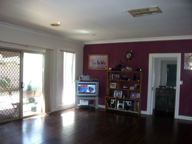 23 Leckie Drive, St Albans VIC 3021