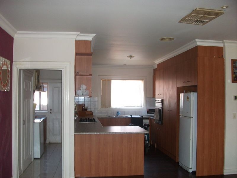 23 Leckie Drive, St Albans VIC 3021