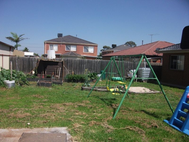 23 Leckie Drive, St Albans VIC 3021