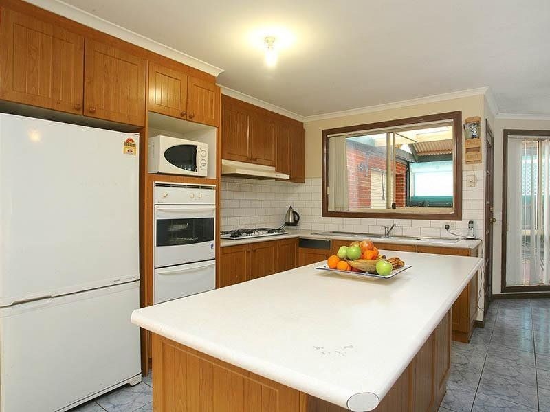 119 Moonstone Circuit, St Albans VIC 3021