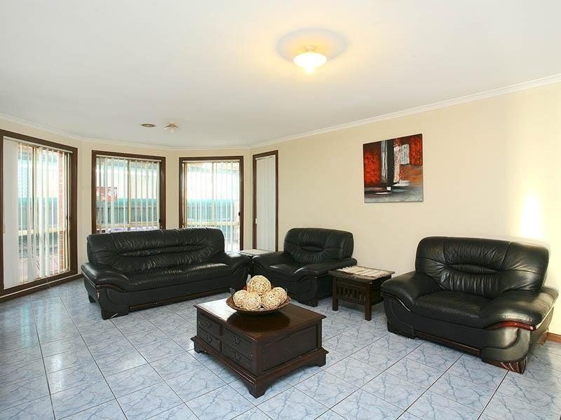 119 Moonstone Circuit, St Albans VIC 3021