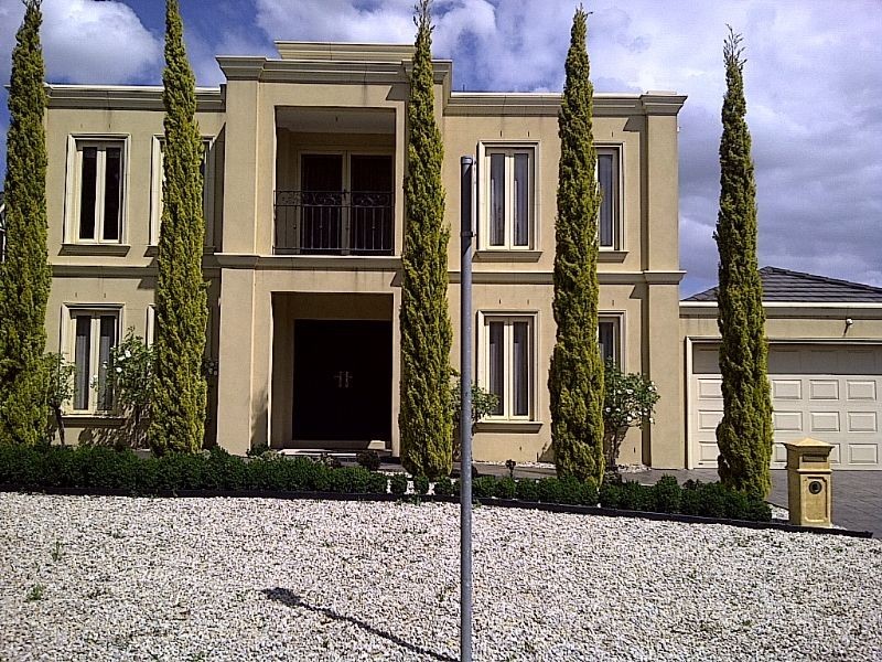 13 AUGUSTA CRESCENT, Sunshine North VIC 3020