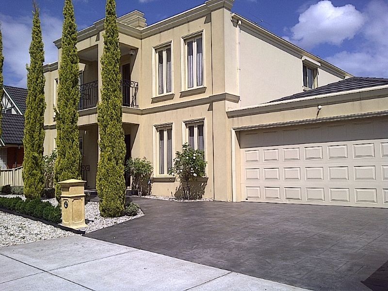 13 AUGUSTA CRESCENT, Sunshine North VIC 3020