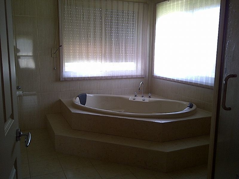 13 AUGUSTA CRESCENT, Sunshine North VIC 3020