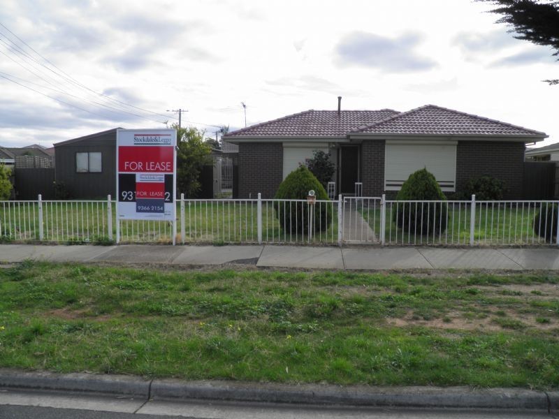 82 KURUNG DRIVE, Kings Park VIC 3021