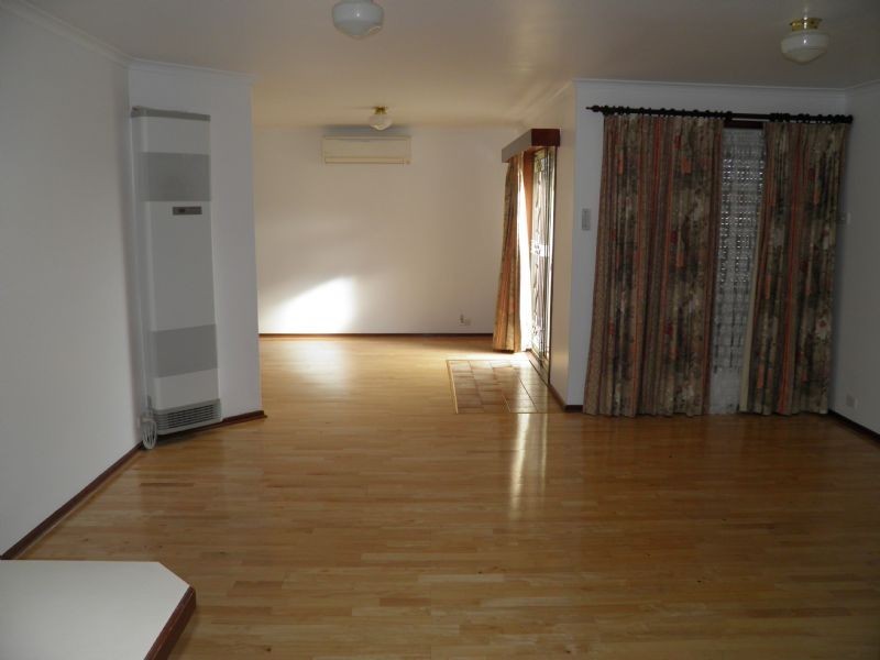 82 KURUNG DRIVE, Kings Park VIC 3021