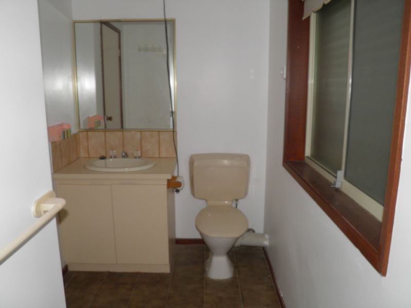 82 KURUNG DRIVE, Kings Park VIC 3021