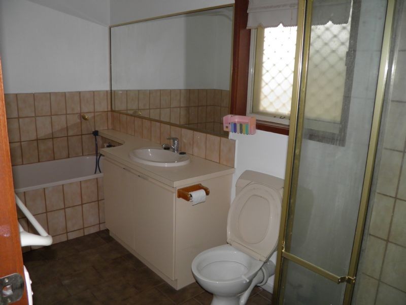 82 KURUNG DRIVE, Kings Park VIC 3021