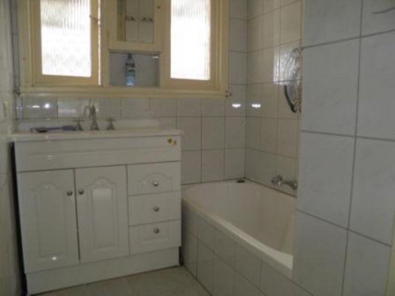 259 Main Road East, St Albans VIC 3021