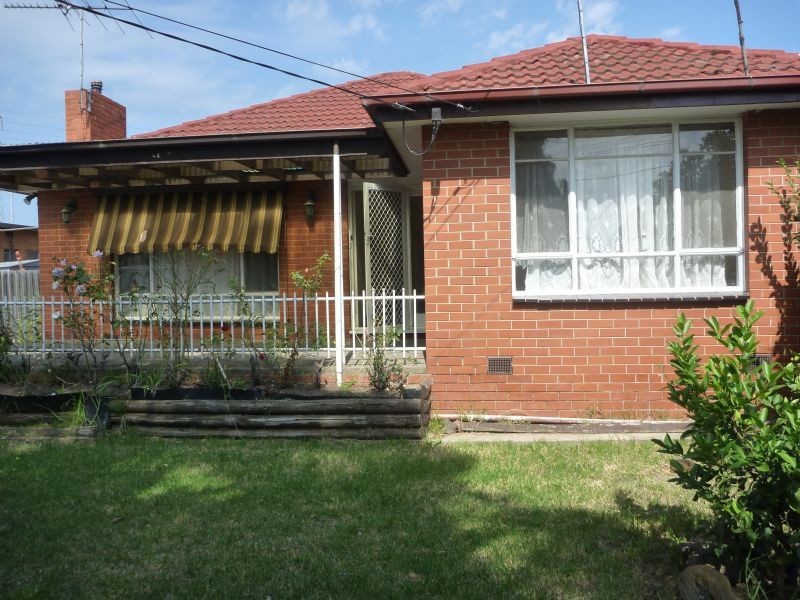 13 YARMOUTH AVENUE, St Albans VIC 3021