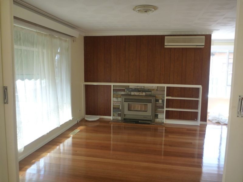 13 YARMOUTH AVENUE, St Albans VIC 3021