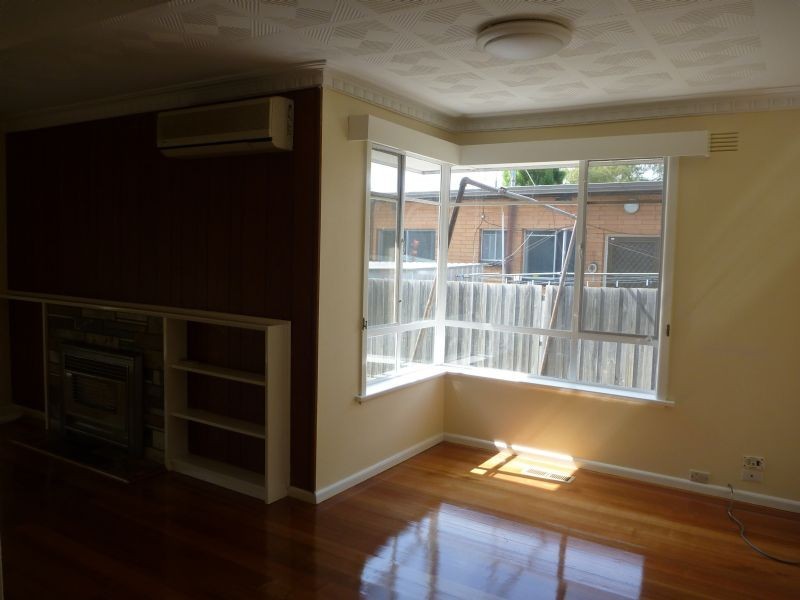 13 YARMOUTH AVENUE, St Albans VIC 3021