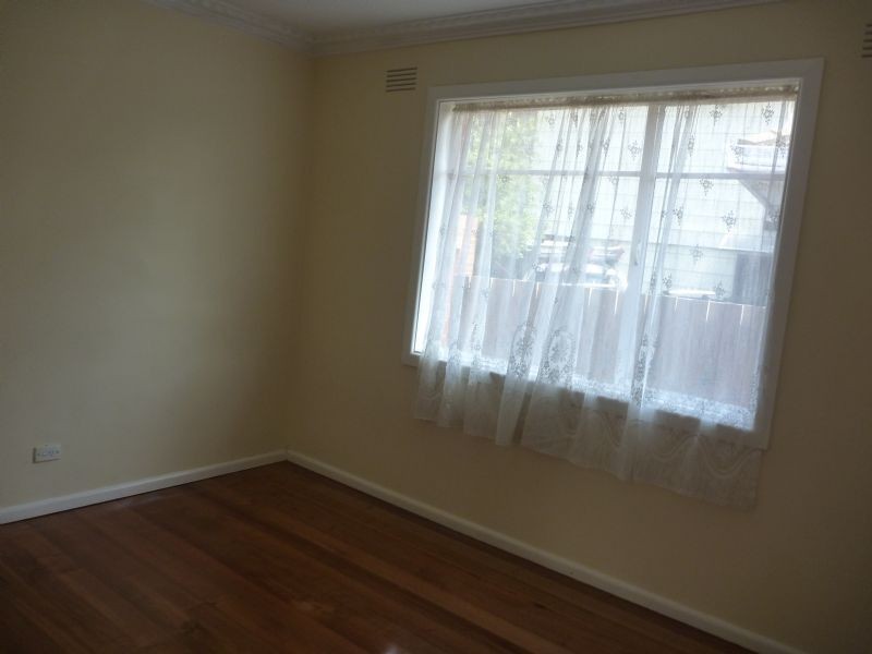 13 YARMOUTH AVENUE, St Albans VIC 3021