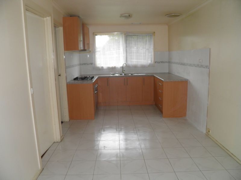 48 BRAESWOOD ROAD, Kings Park VIC 3021