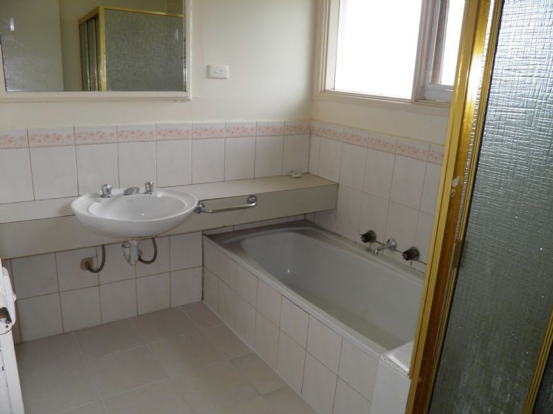 48 BRAESWOOD ROAD, Kings Park VIC 3021