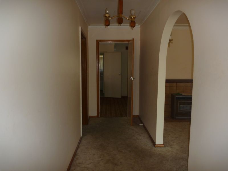 82 Millawa Avenue, St Albans VIC 3021
