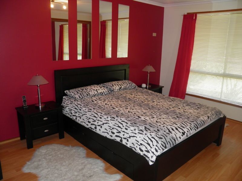 8 Falcon Walk, Kings Park VIC 3021