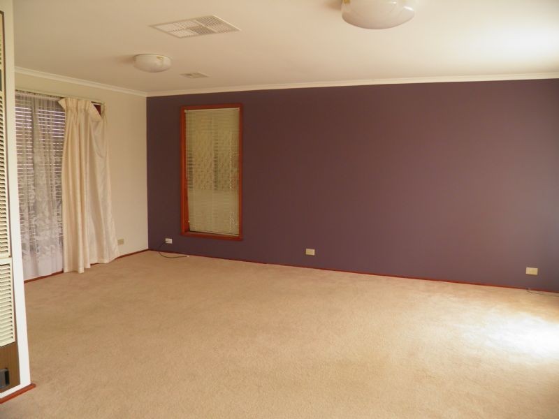 22 kindom Ave, Kings Park VIC 3021