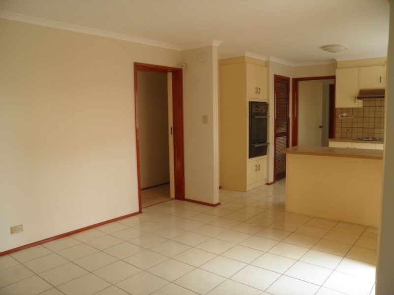 22 kindom Ave, Kings Park VIC 3021