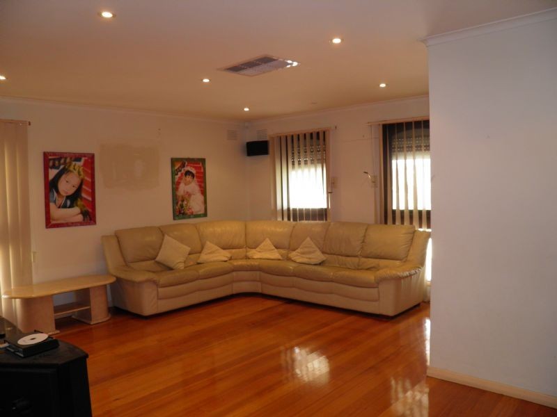 6 Douglas Street, St Albans VIC 3021