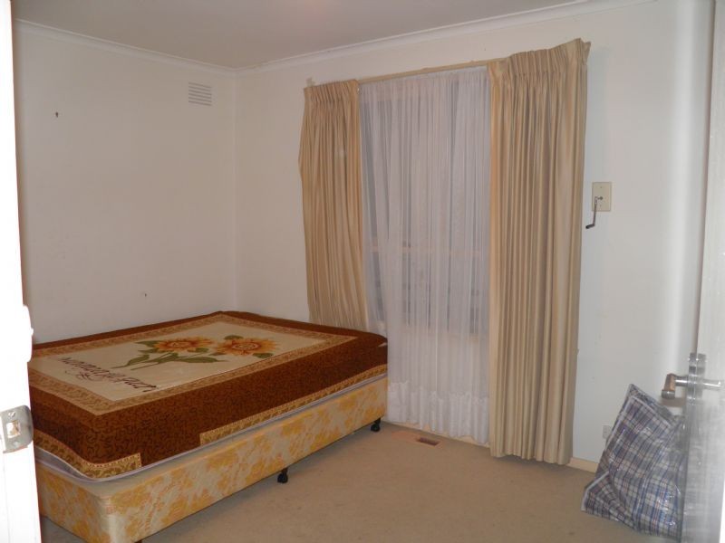 6 Douglas Street, St Albans VIC 3021