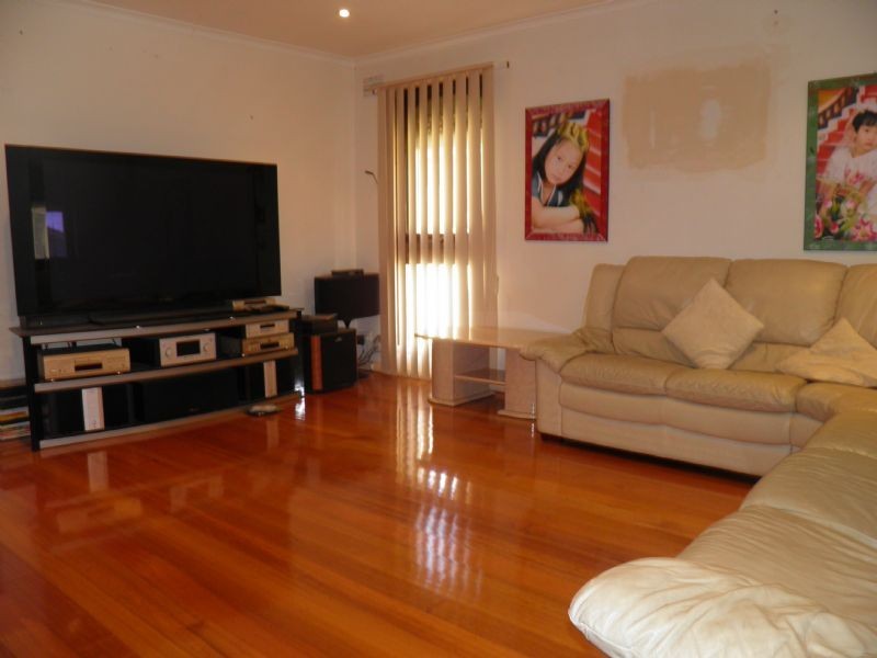 6 Douglas Street, St Albans VIC 3021