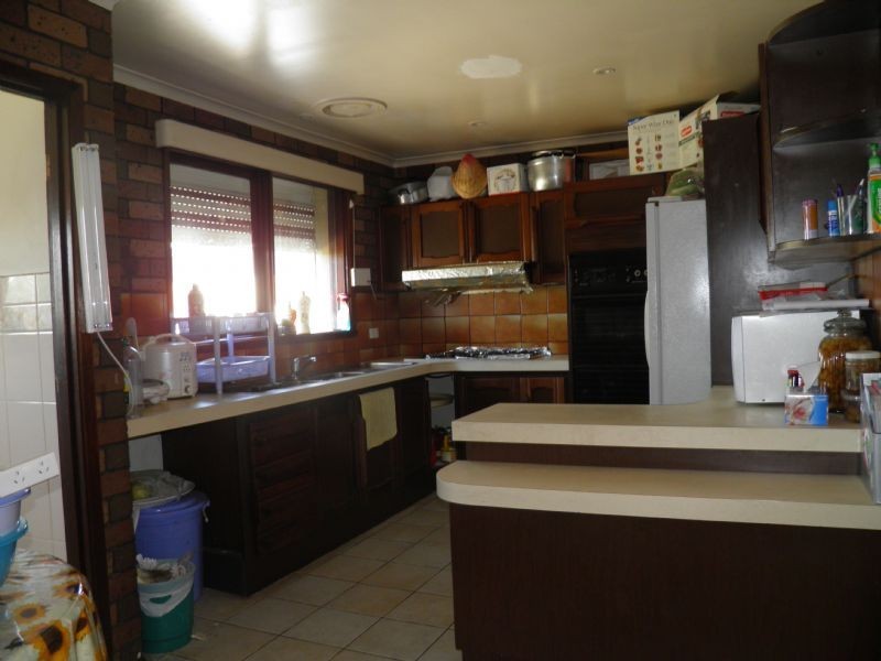 6 Douglas Street, St Albans VIC 3021