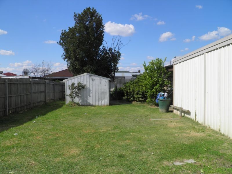 6 Douglas Street, St Albans VIC 3021
