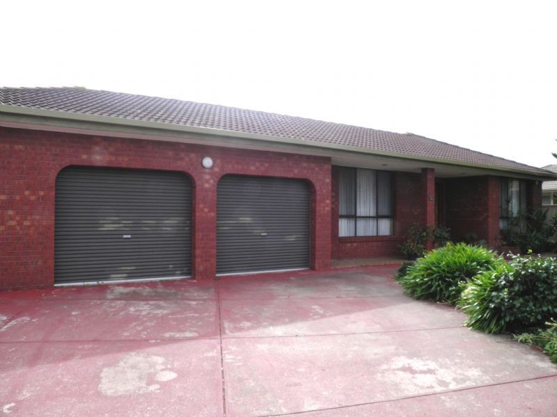 10 Shakespeare Drive, Delahey VIC 3037