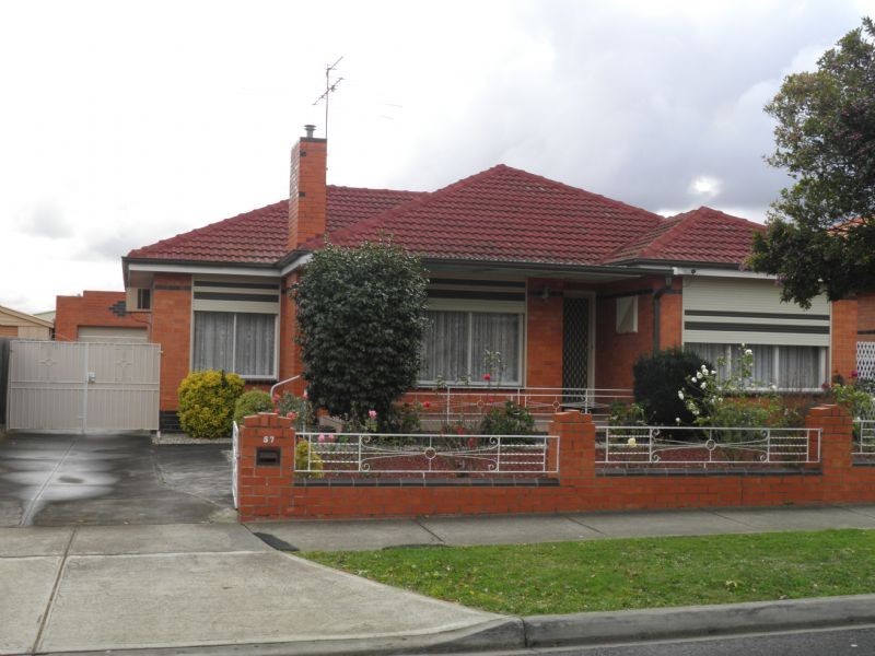 57 Stradbroke Drive, St Albans VIC 3021