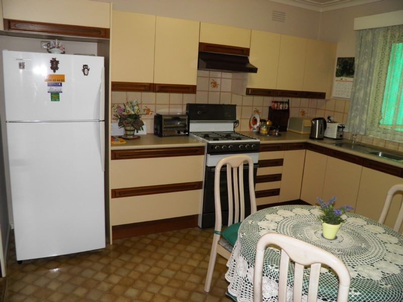 57 Stradbroke Drive, St Albans VIC 3021