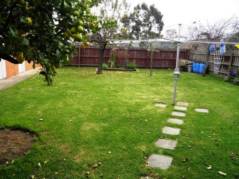 57 Stradbroke Drive, St Albans VIC 3021