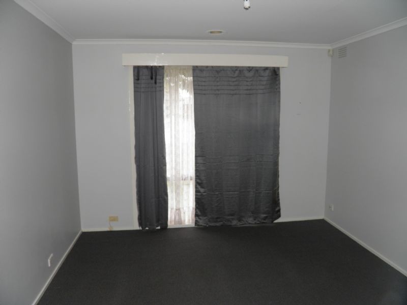 27 Grantham Parade, St Albans VIC 3021