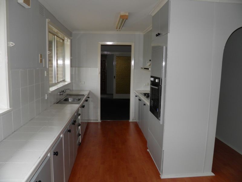 27 Grantham Parade, St Albans VIC 3021