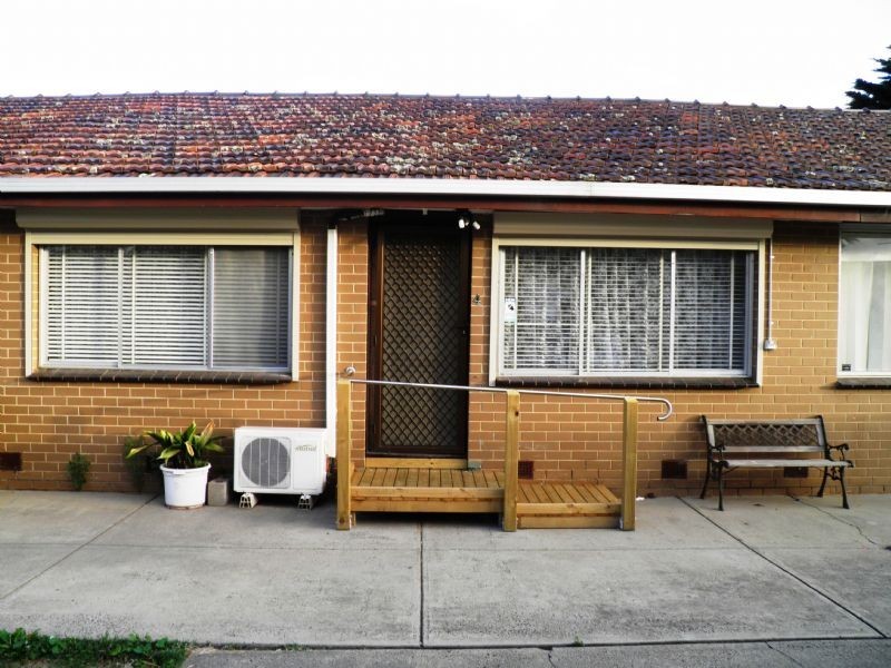 Unit 4/112 East Esplanade, St Albans VIC 3021
